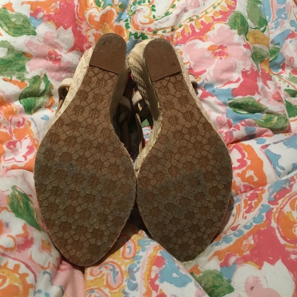 Lilly Pulitzer wedges size 7 - Picture 4 of 4